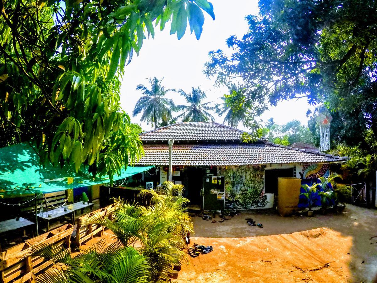 Happy Panda Hostel Arambol Goa Exterior photo